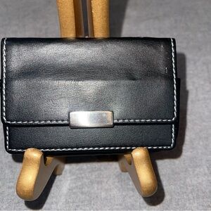 Swing Black Leather Card Holder Magnetic Closure
